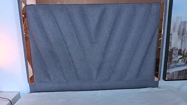 mailin18 online show from October 11, 2025, 9:46 pm