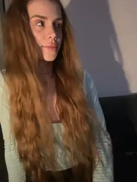 EmiliaCatalina online show from July 29, 2026, 1:04 am