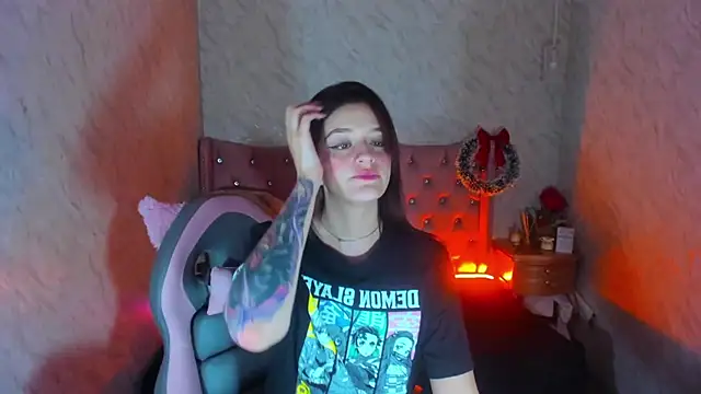 LiaHarryis online show from December 31, 2024, 4:25 pm