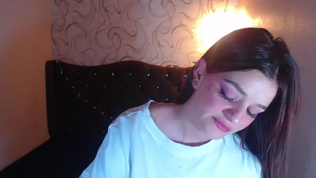 LiaHarryis online show from February 26, 2025, 6:32 pm