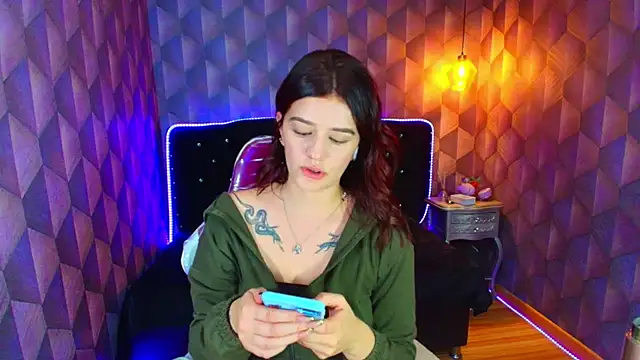 LiaHarryis online show from February 9, 2026, 6:34 pm