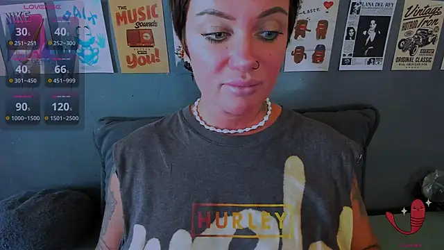 EllieOz online show from July 28, 2026, 3:21 pm