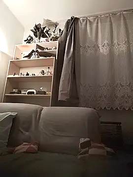 LauraBaby online show from February 3, 2026, 4:01 pm