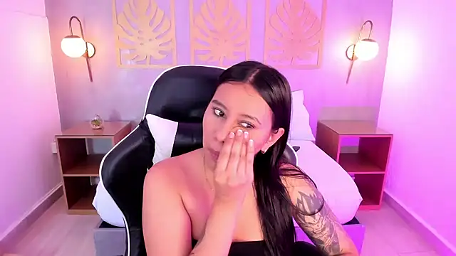 Snapshot of majo_rosse_ chatting on September 23, 2025, 7:06 pm majo rosse online show from September 23, 2025, 7:06 pm