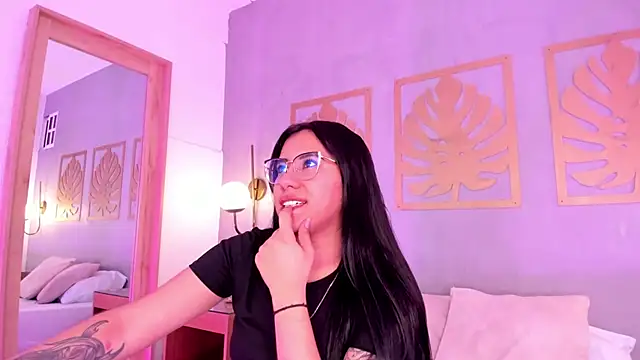 Snapshot of majo_rosse_ chatting on February 18, 2026, 6:59 pm majo rosse online show from February 18, 2026, 6:59 pm