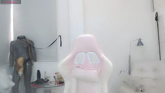 sasha mom69  online show from November 12, 2025, 3:45 pm