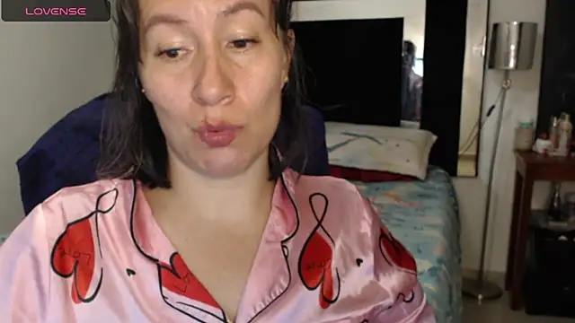 Snapshot of CATRINA-83 chatting on April 22, 2026, 1:01 pm CATRINA-83 online show from April 22, 2026, 1:01 pm