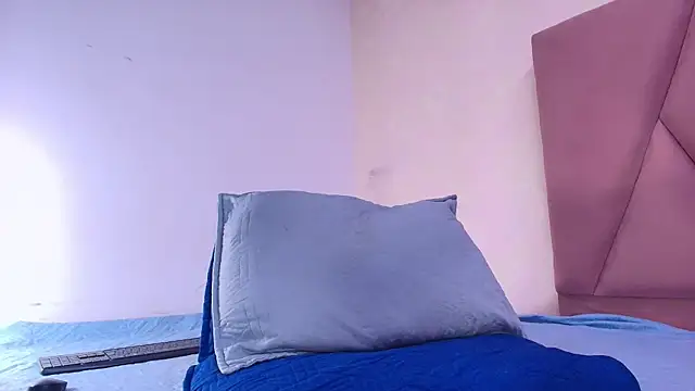 arl chloee online show from September 19, 2025, 3:08 am