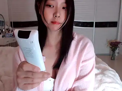 -Lucky Girl online show from December 30, 2024, 6:20 am