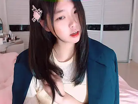 -Lucky Girl online show from February 2, 2025, 1:41 pm