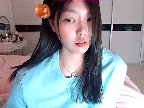 -Lucky Girl online show from February 21, 2025, 11:22 am