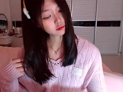 -Lucky Girl online show from February 24, 2025, 4:49 am