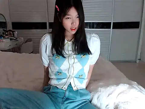 -Lucky Girl online show from March 11, 2025, 12:06 pm