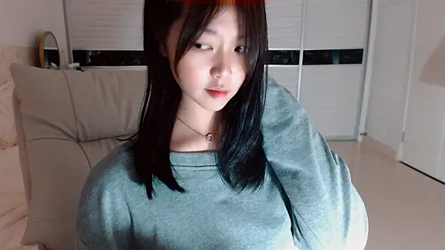 -Lucky Girl online show from September 12, 2025, 2:17 pm