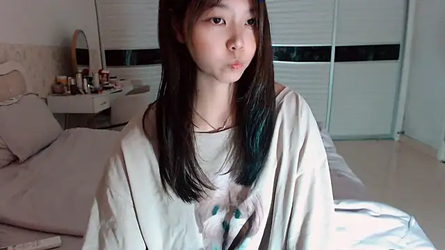 -Lucky Girl online show from May 26, 2026, 2:18 am