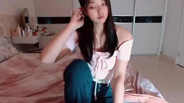 -Lucky Girl online show from July 28, 2026, 2:18 am
