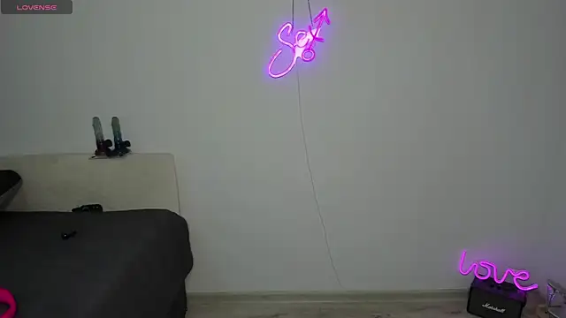 Bitch Coin online show from October 17, 2025, 12:52 pm