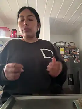 Snapshot of emmyjhonson07 chatting on February 16, 2026, 1:07 pm emmyjhonson07 online show from February 16, 2026, 1:07 pm