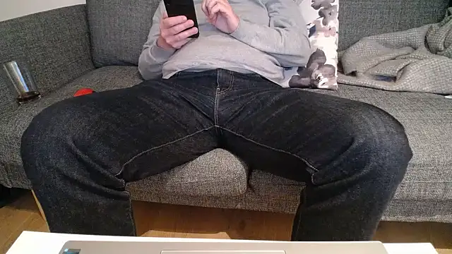 Snapshot of Just-For-You-All chatting on January 9, 2025, 6:36 pm Just-For-You-All online show from January 9, 2025, 6:36 pm