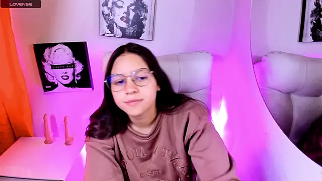 SamanthaRoldaan online show from March 16, 2026, 3:27 pm