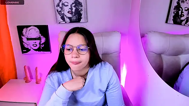 SamanthaRoldaan online show from March 25, 2026, 2:56 pm