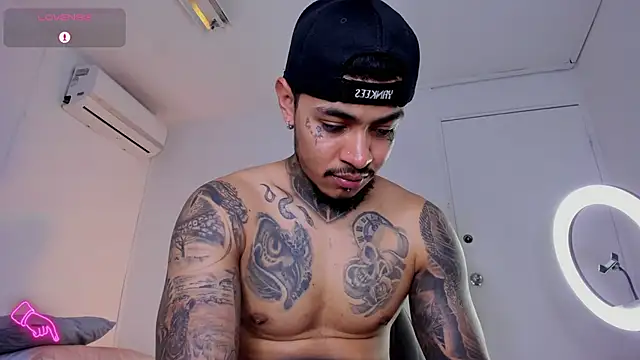 JordanSmiith  online show from February 13, 2025, 11:26 pm