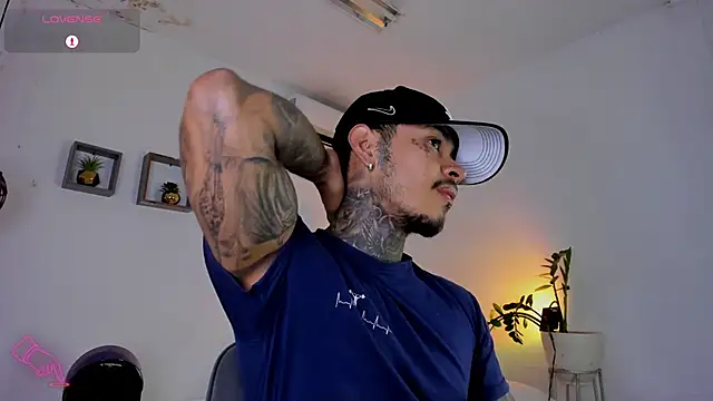 JordanSmiith  online show from February 18, 2025, 8:14 pm