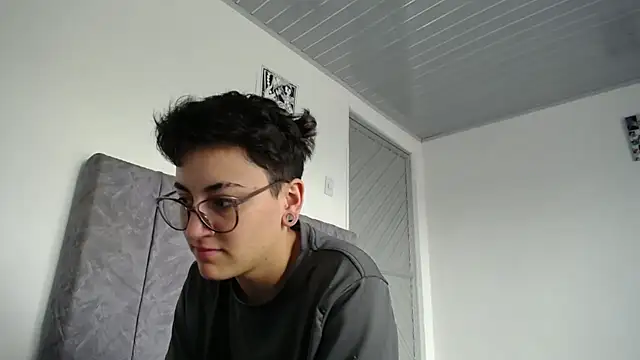 linda 33 online show from April 9, 2026, 4:23 pm