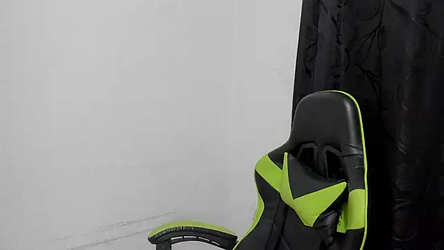 leila 22 online show from December 14, 2024, 6:09 pm