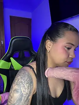 leila 22 online show from April 5, 2026, 10:18 pm