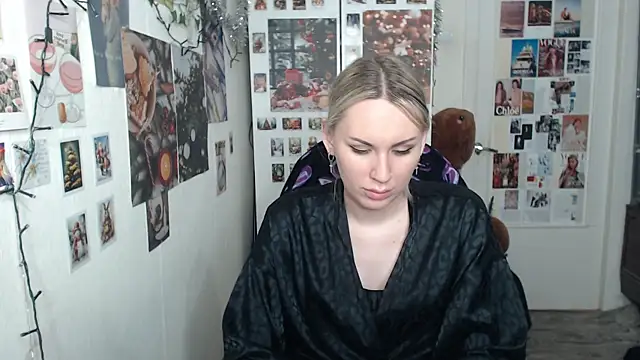 CapriScorpion online show from December 22, 2024, 6:15 pm