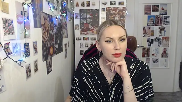 CapriScorpion online show from December 30, 2024, 5:02 pm