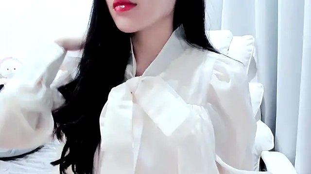 Lita-Julia online show from November 2, 2025, 5:15 pm