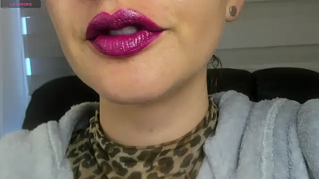 queen fetish online show from April 10, 2026, 6:45 pm