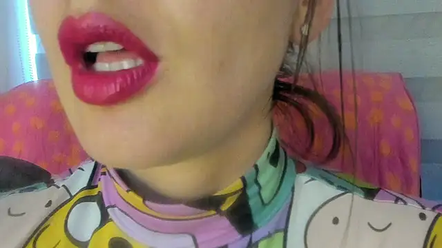 queen fetish online show from July 6, 2026, 8:44 pm