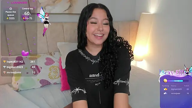 Snapshot of Atenea_cuteee chatting on December 13, 2024, 5:05 am Atenea cuteee online show from December 13, 2024, 5:05 am