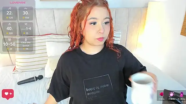 Atenea cuteee online show from March 18, 2026, 2:15 am