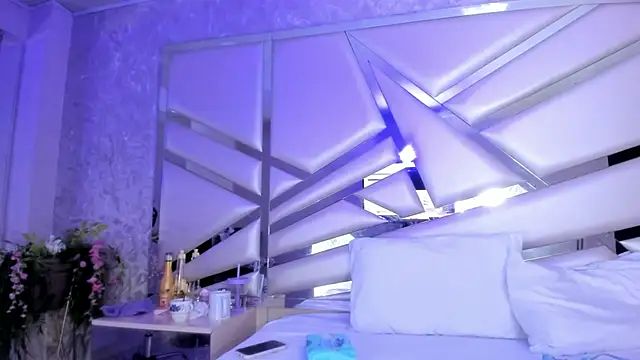 Snapshot of Miia002 chatting on January 9, 2025, 4:08 am Miia002 online show from January 9, 2025, 4:08 am