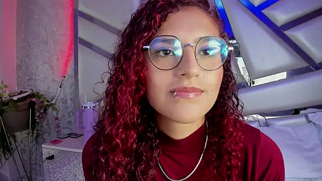 Snapshot of Miia002 chatting on March 8, 2025, 7:27 am Miia002 online show from March 8, 2025, 7:27 am