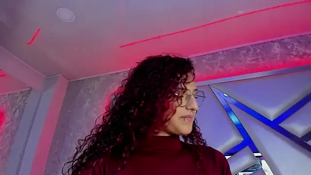 Snapshot of Miia002 chatting on March 8, 2025, 10:32 am Miia002 online show from March 8, 2025, 10:32 am