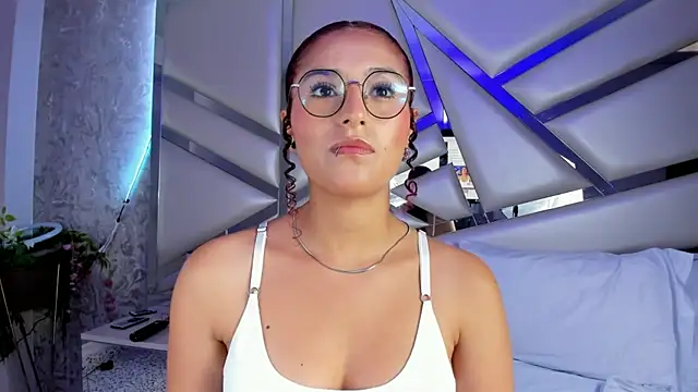 Snapshot of Miia002 chatting on March 11, 2025, 7:25 pm Miia002 online show from March 11, 2025, 7:25 pm