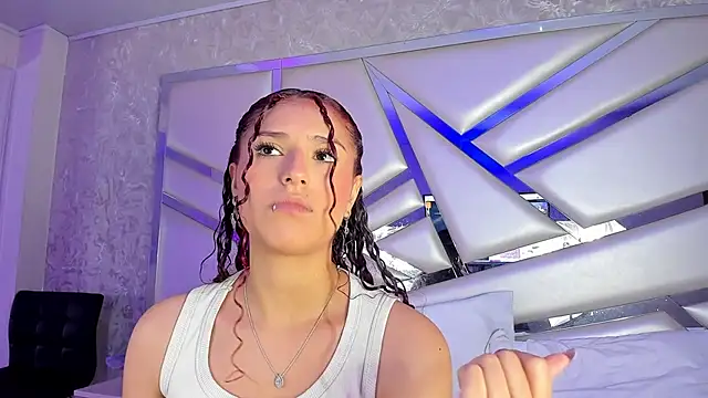 Snapshot of Miia002 chatting on October 8, 2025, 3:15 am Miia002 online show from October 8, 2025, 3:15 am