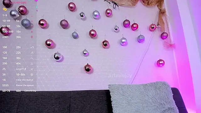 artmiaa online show from December 22, 2025, 1:41 pm