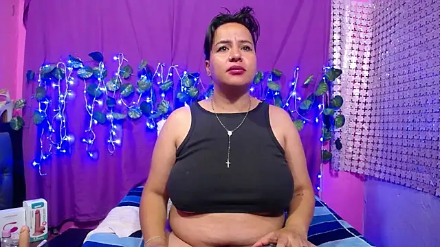 hazel 34 online show from February 13, 2025, 1:40 am