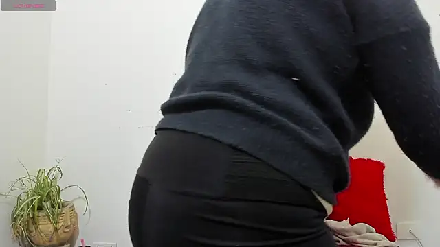 hazel 34 online show from March 7, 2026, 8:44 am