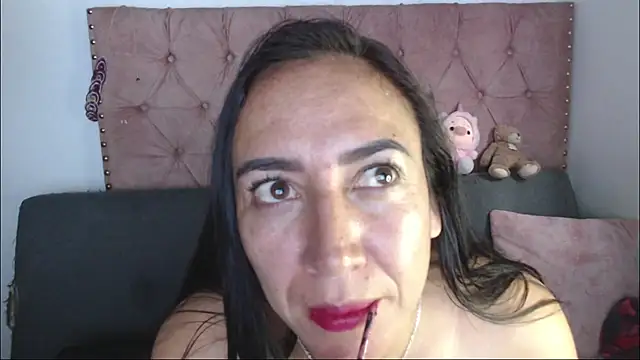 missbella1 online show from July 22, 2026, 8:33 pm