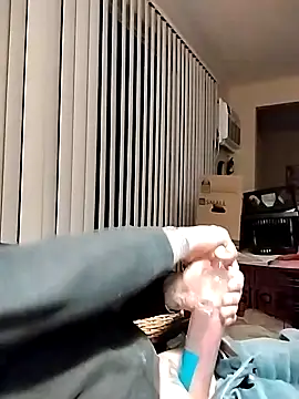 fukurbutt online show from December 6, 2024, 7:54 am