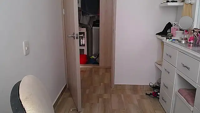 Snapshot of Barbie_girl_69 chatting on April 9, 2026, 5:29 pm Barbie girl 69 online show from April 9, 2026, 5:29 pm