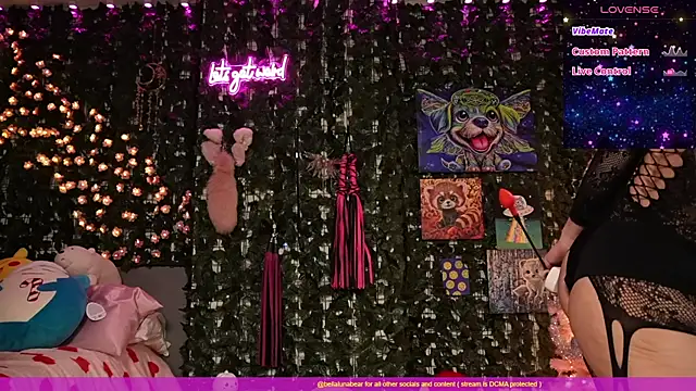 bellalunabear online show from December 22, 2025, 8:50 pm