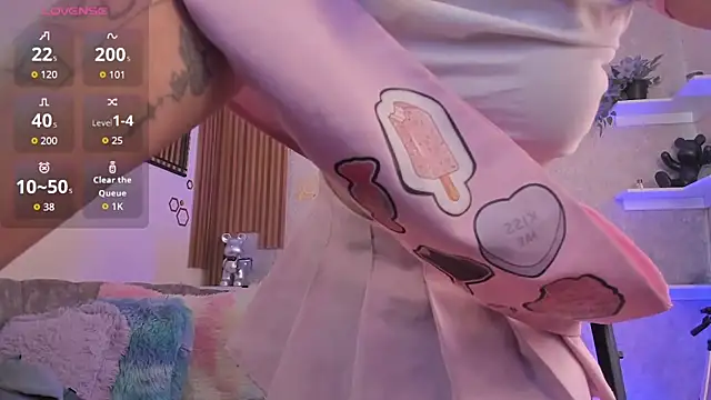 mia catt05 online show from April 3, 2026, 9:35 pm